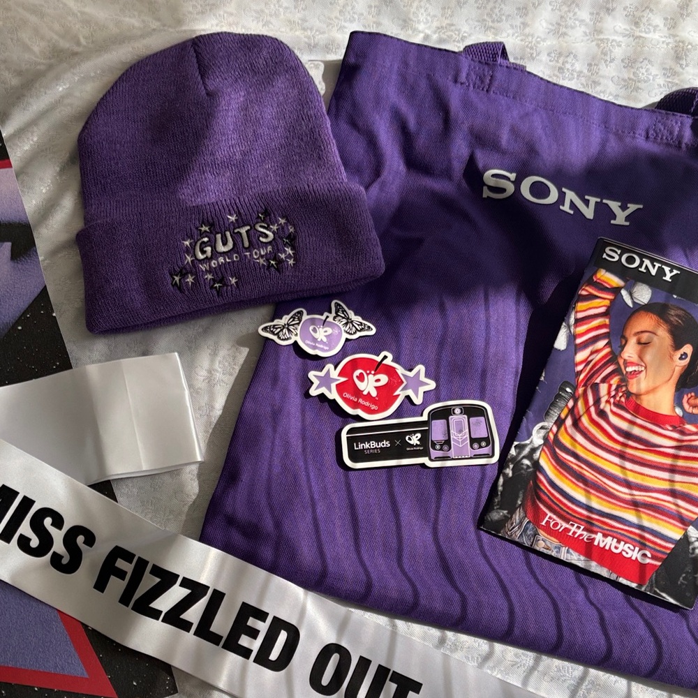 OLIVIA RODRIGO Merch & Poster - Picture 2 of 4